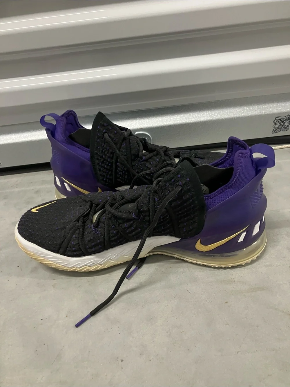 Nike Lebron 18 Lakers